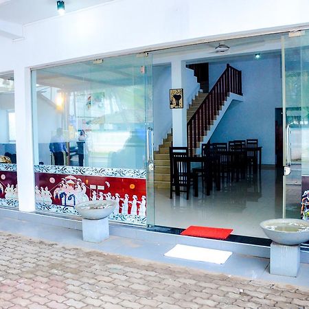 Yoho Beach Glory Hotel نيجومبو المظهر الخارجي الصورة
