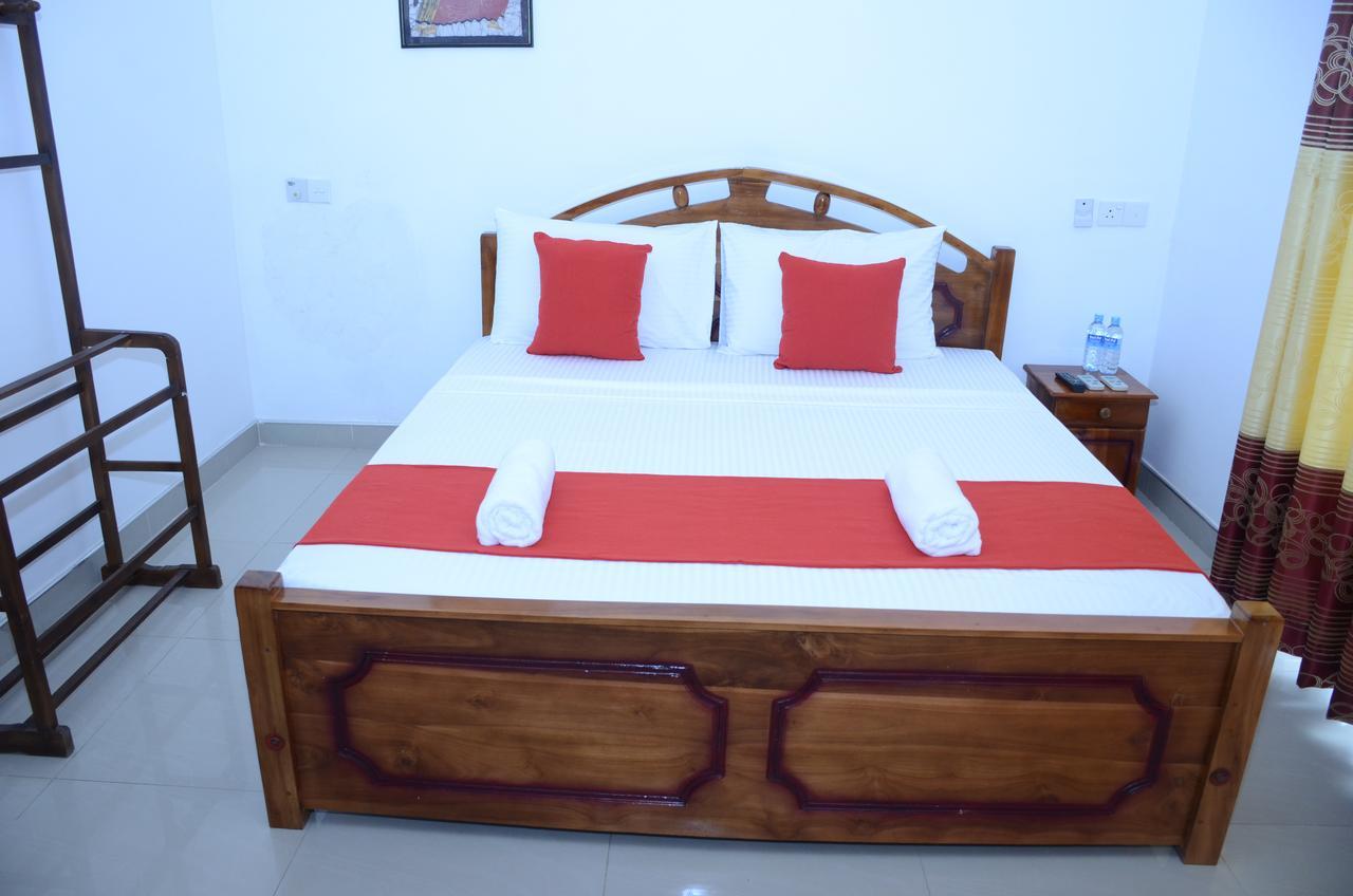 Yoho Beach Glory Hotel نيجومبو المظهر الخارجي الصورة