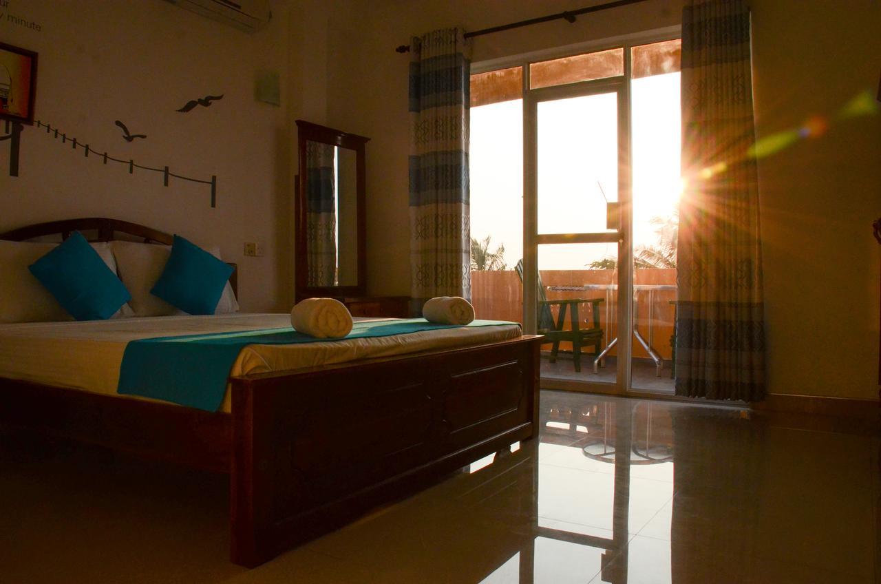 Yoho Beach Glory Hotel نيجومبو المظهر الخارجي الصورة